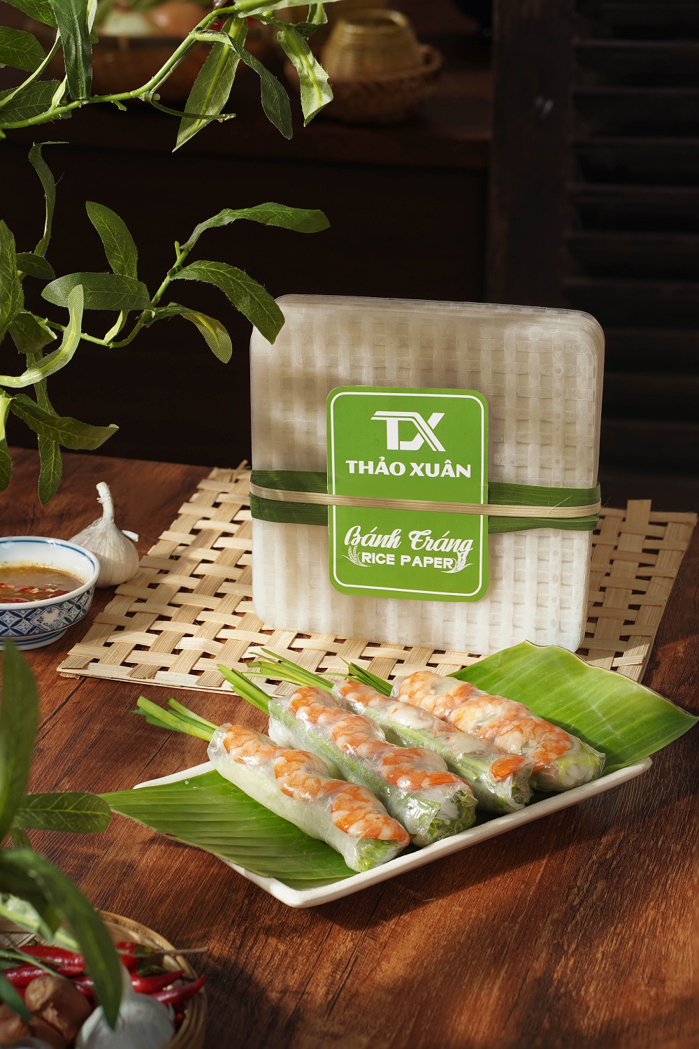 Bánh gỏi cuốn vuông giúp tạo hình món ăn đẹp mắt và chuyên nghiệp.